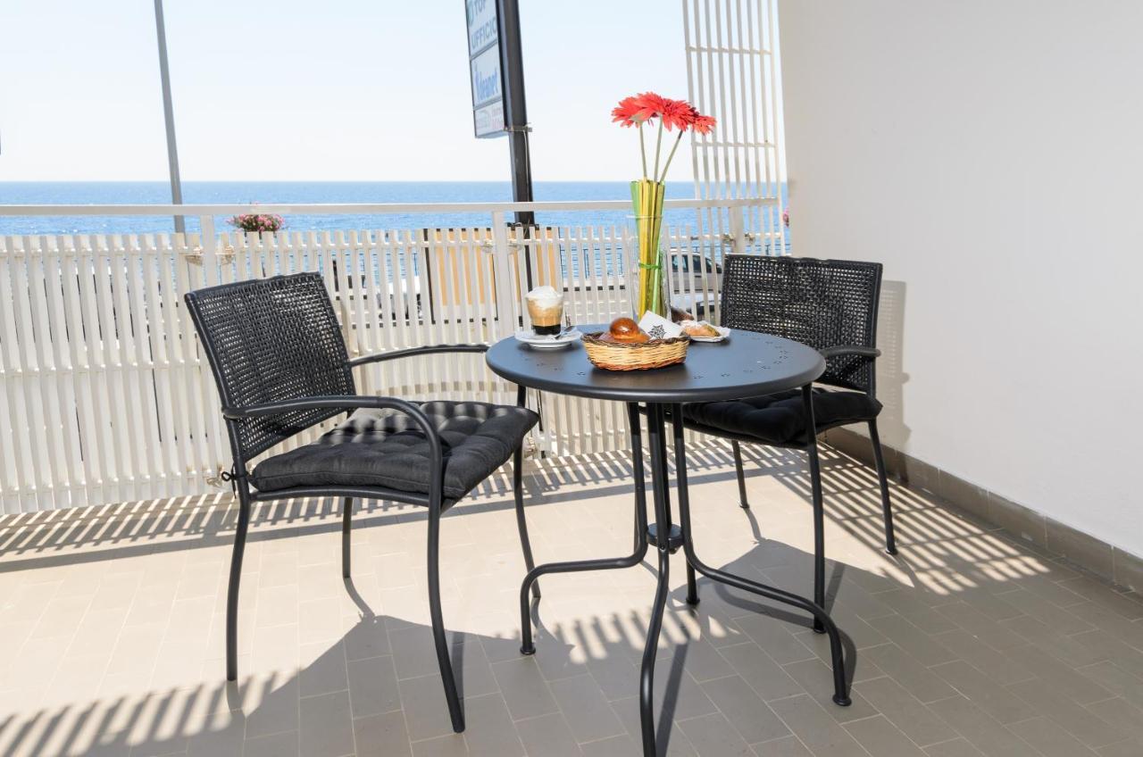 Marina D'Agro Residence Santa Teresa Di Riva Extérieur photo